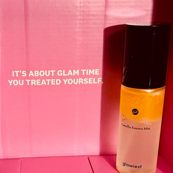 Glowiest Dream Glow Camellia Essence Mist 80 mL - Picture 2 of 2